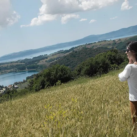 Potrero Grande Sul Di Martignano Con Campagnano Di Roma